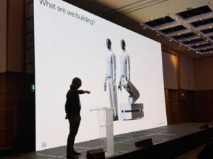 How Human Does a Humanoid Robot Need to Look?